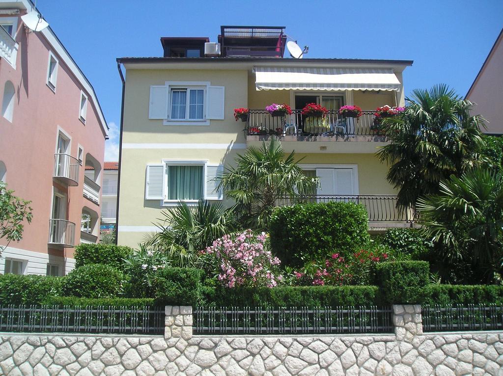 Family Apartments Ankica Crikvenica Eksteriør billede
