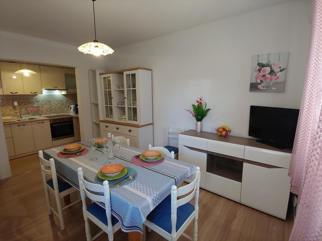 Family Apartments Ankica Crikvenica Eksteriør billede